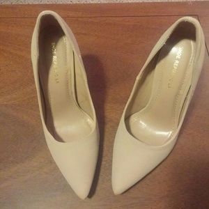 La shoes republic heels